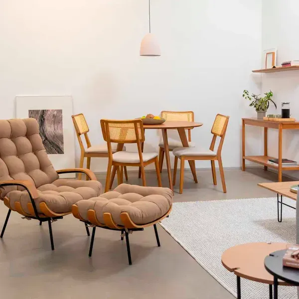 398816A6B6149B9EB0192187B5C0B598_099d7b02-5b3f-41cf-8999-123cb963b4ab_2025_poltrona_costela_mesa_square_cadeira_lala_centro_poliresina_