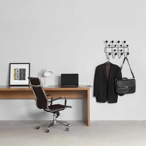 74B1F6186FC92C7676FC0AE1D25F11B3_fb3615d3-ce67-4cd1-97cc-2c0118377a0a_2019_madridaltacafe_bancadacontemp_cabideiropreto