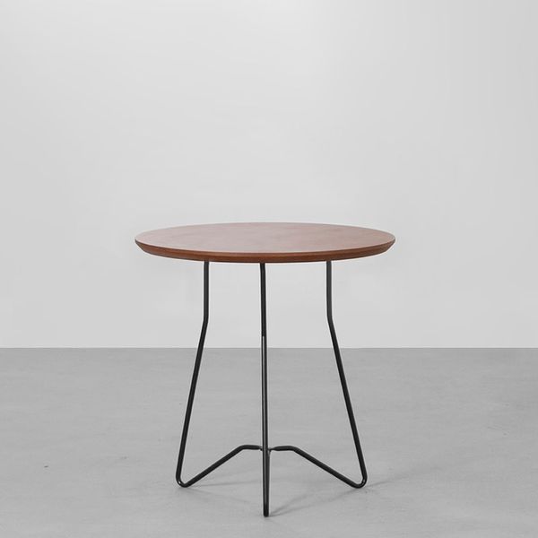 mesa-lateral-filete-redonda-preto-e-nozes---42cm-x-45-5cm