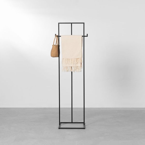 cabideiro-alvo-preto---40x50x160cm