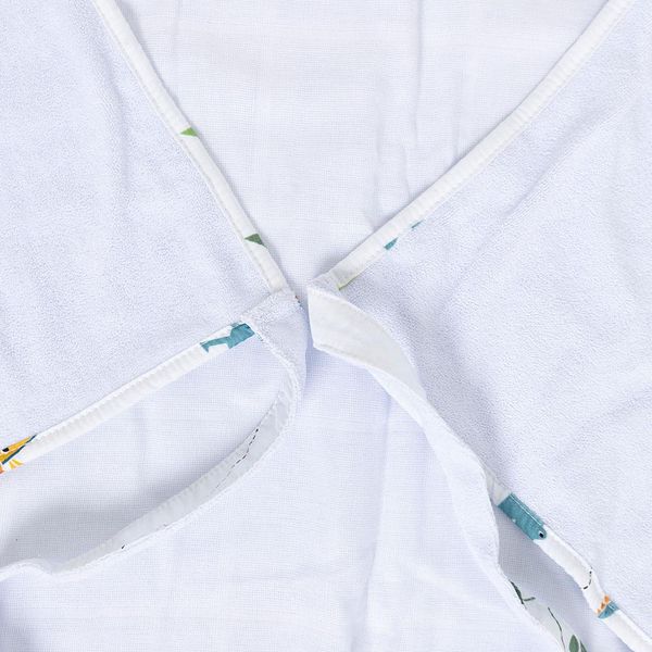 toalha-de-banho-avental-com-capuz-selva