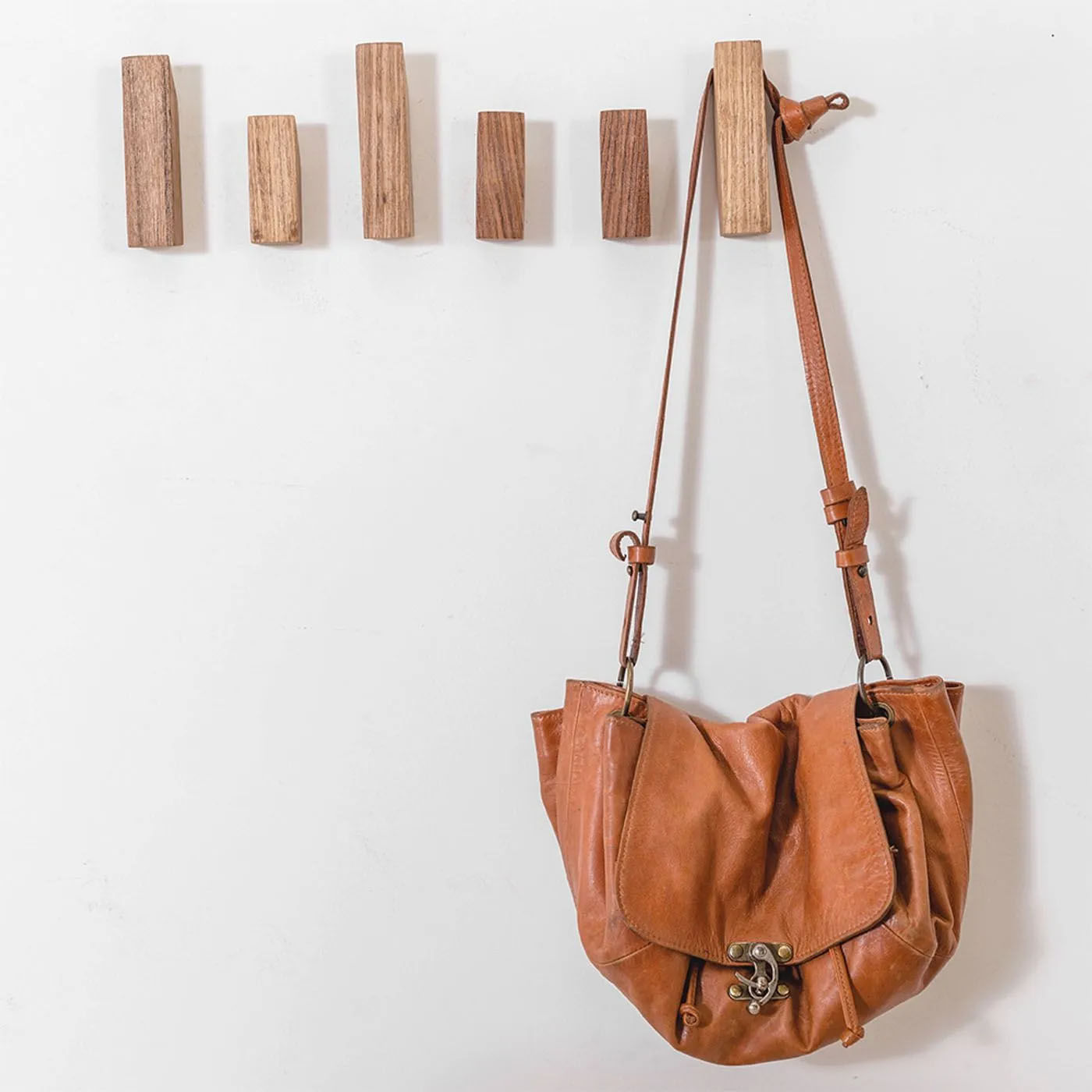 conjunto-com-6-ganchos-ponto-e-virgula-ambiente