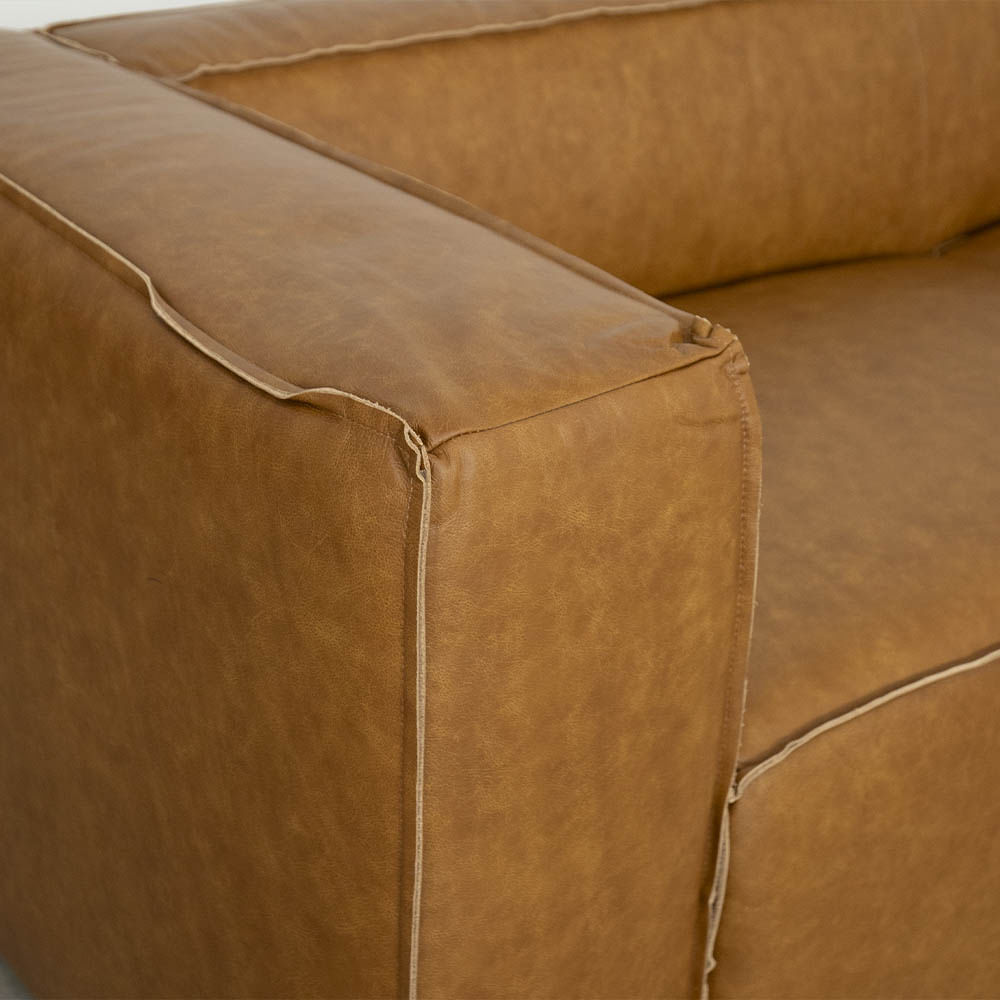 sofa-jack-caramelo-gold-desert-bracos